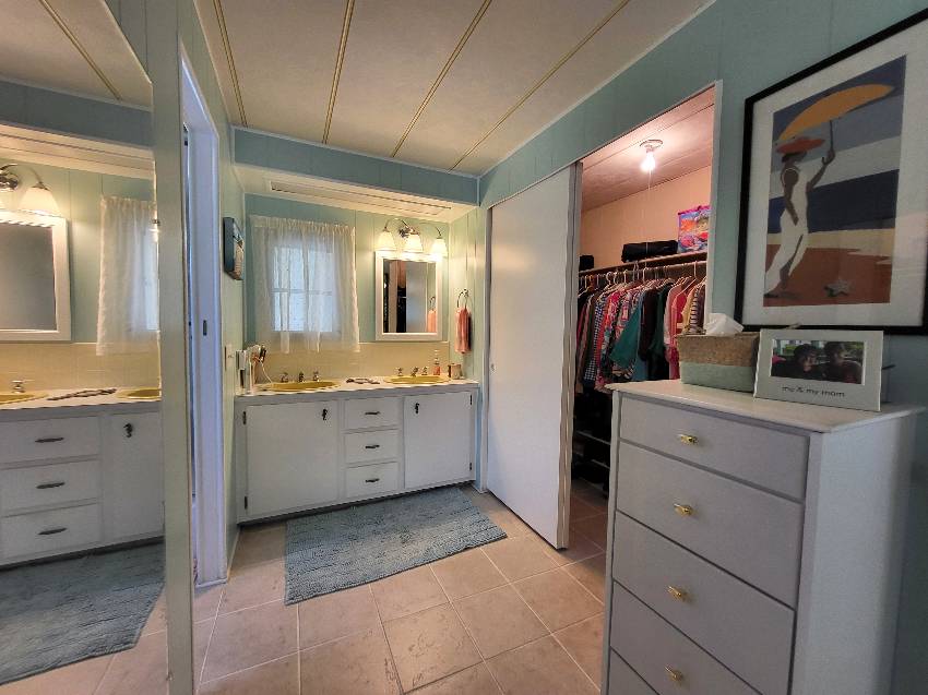 8541 Carrie Lane a Sarasota, FL Mobile or Manufactured Home for Sale