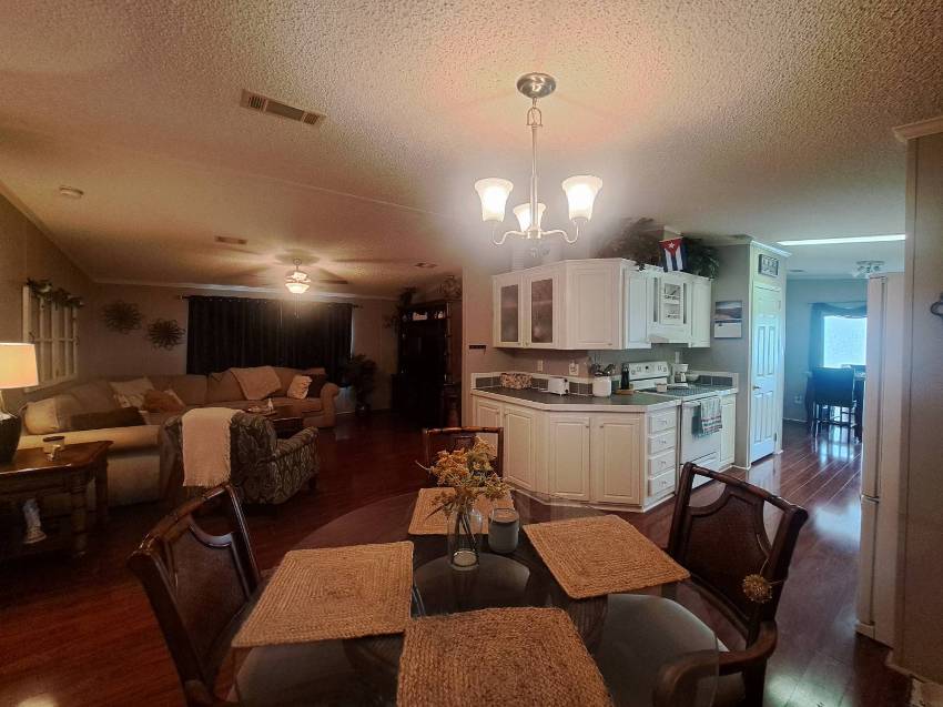 9116 Berkshire Ln a Tampa, FL Mobile or Manufactured Home for Sale