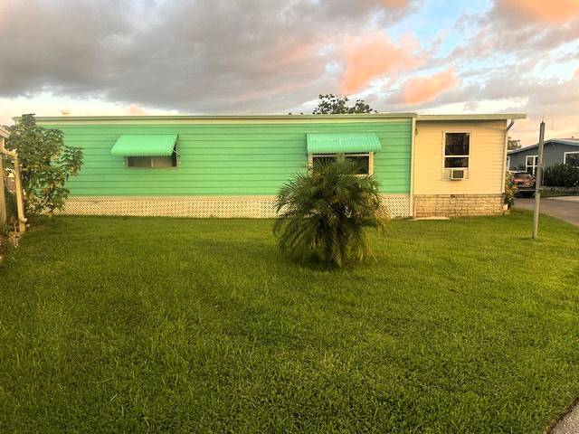 5270 Westira Circle a New Port Richey, FL Mobile or Manufactured Home for Sale