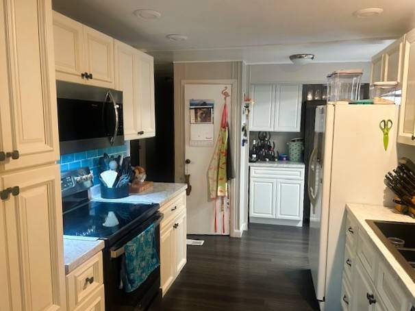 5270 Westira Circle a New Port Richey, FL Mobile or Manufactured Home for Sale