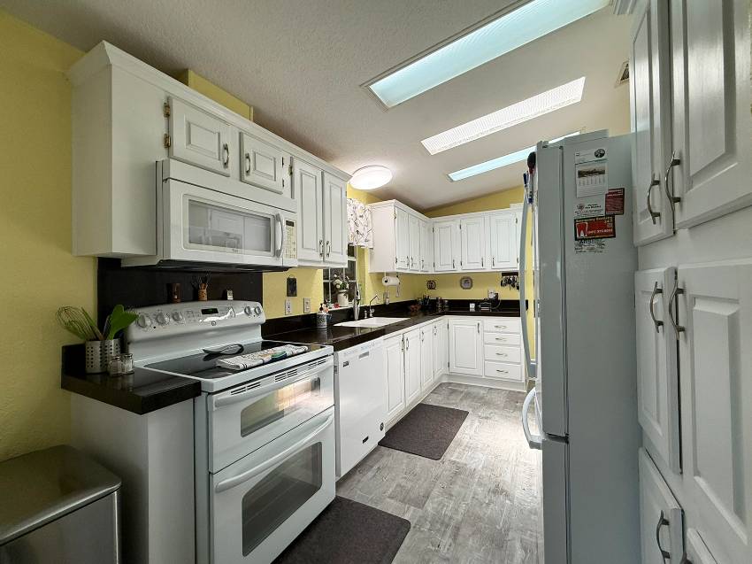 225 Bouganvillea Lane a Parrish, FL Mobile or Manufactured Home for Sale