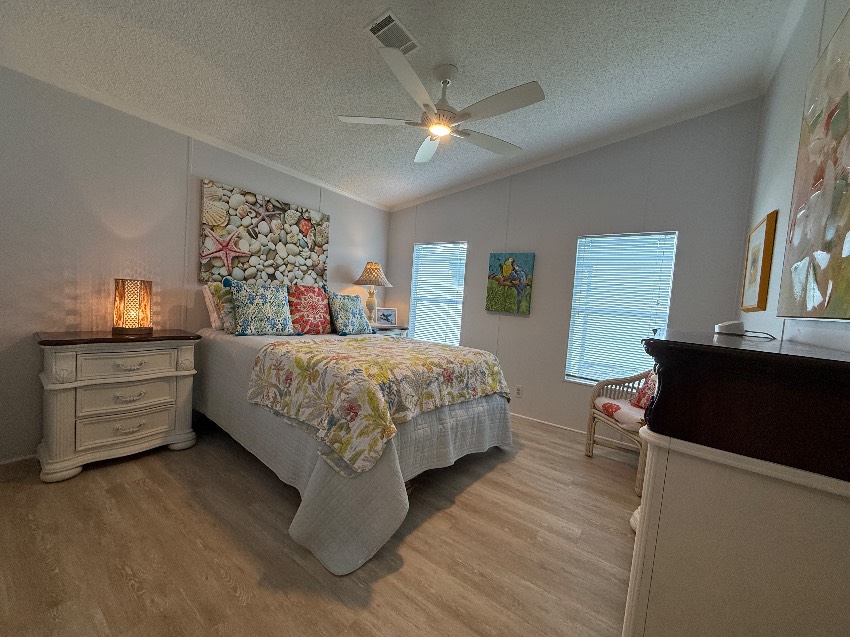 5331 Sherbourne Circle a Sarasota, FL Mobile or Manufactured Home for Sale