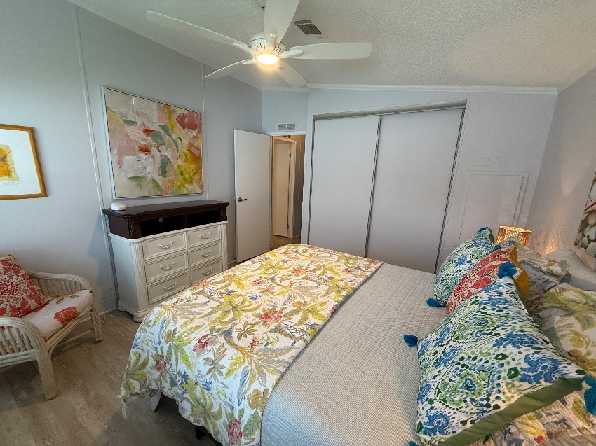 5331 Sherbourne Circle a Sarasota, FL Mobile or Manufactured Home for Sale