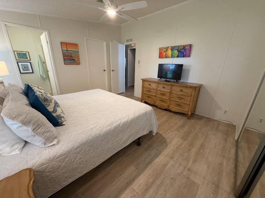 5331 Sherbourne Circle a Sarasota, FL Mobile or Manufactured Home for Sale