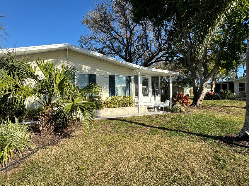 5331 Sherbourne Circle a Sarasota, FL Mobile or Manufactured Home for Sale