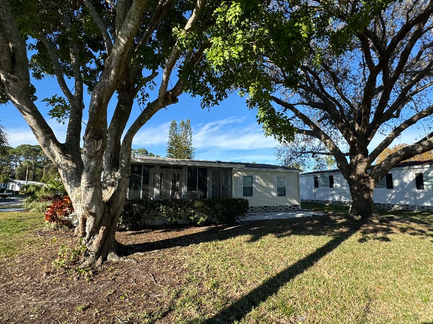 5331 Sherbourne Circle a Sarasota, FL Mobile or Manufactured Home for Sale
