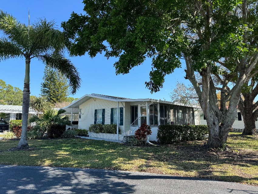 5331 Sherbourne Circle a Sarasota, FL Mobile or Manufactured Home for Sale
