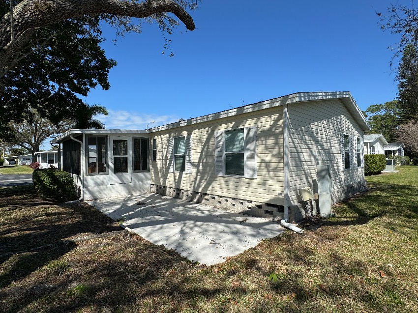 5331 Sherbourne Circle a Sarasota, FL Mobile or Manufactured Home for Sale