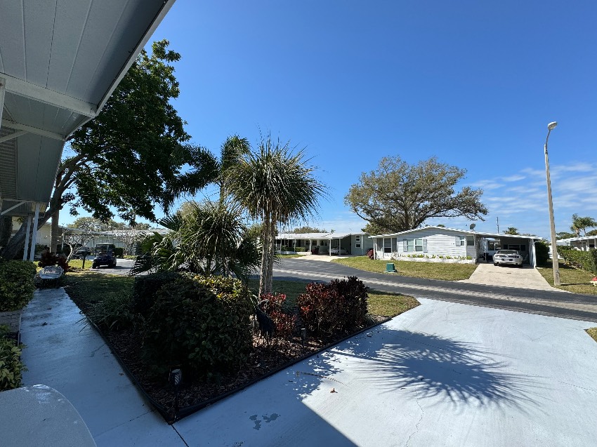 5331 Sherbourne Circle a Sarasota, FL Mobile or Manufactured Home for Sale