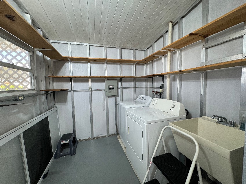 5331 Sherbourne Circle a Sarasota, FL Mobile or Manufactured Home for Sale