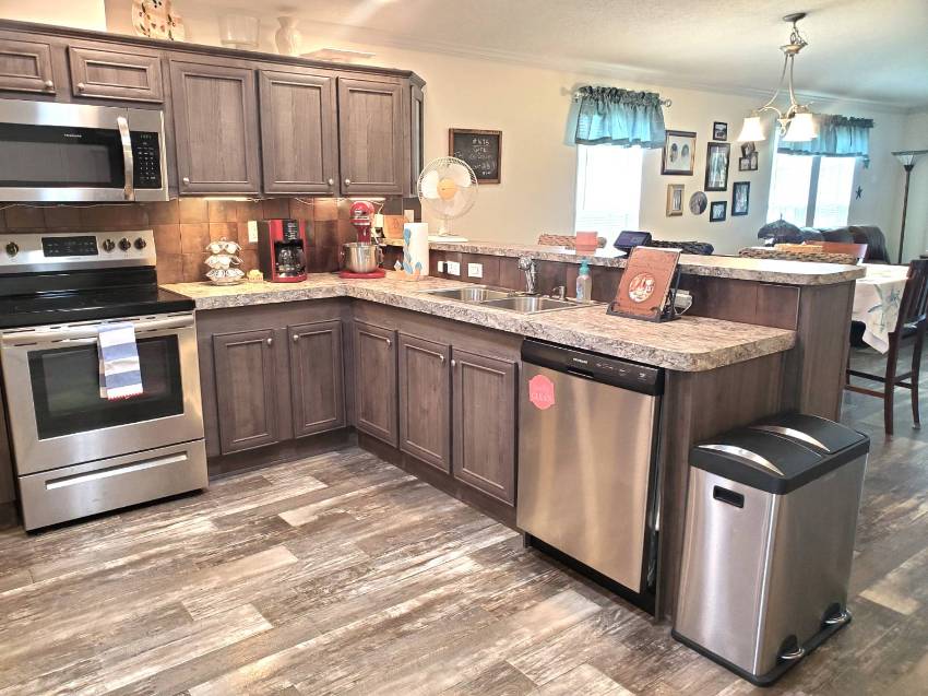 10684 S Coleraine Terrace a Homosassa, FL Mobile or Manufactured Home for Sale