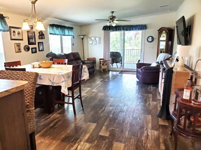 10684 S Coleraine Terrace a Homosassa, FL Mobile or Manufactured Home for Sale