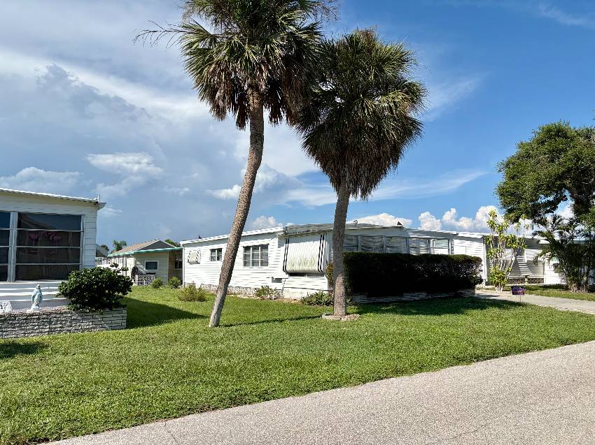 935 Desirade a Venice, FL Mobile or Manufactured Home for Sale