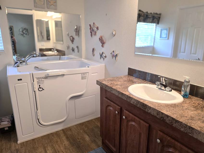 10673 S Termon Dr a Homosassa, FL Mobile or Manufactured Home for Sale
