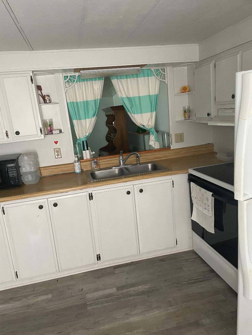 22415 Victory Drive a Brooksville, FL Mobile or Manufactured Home for Sale