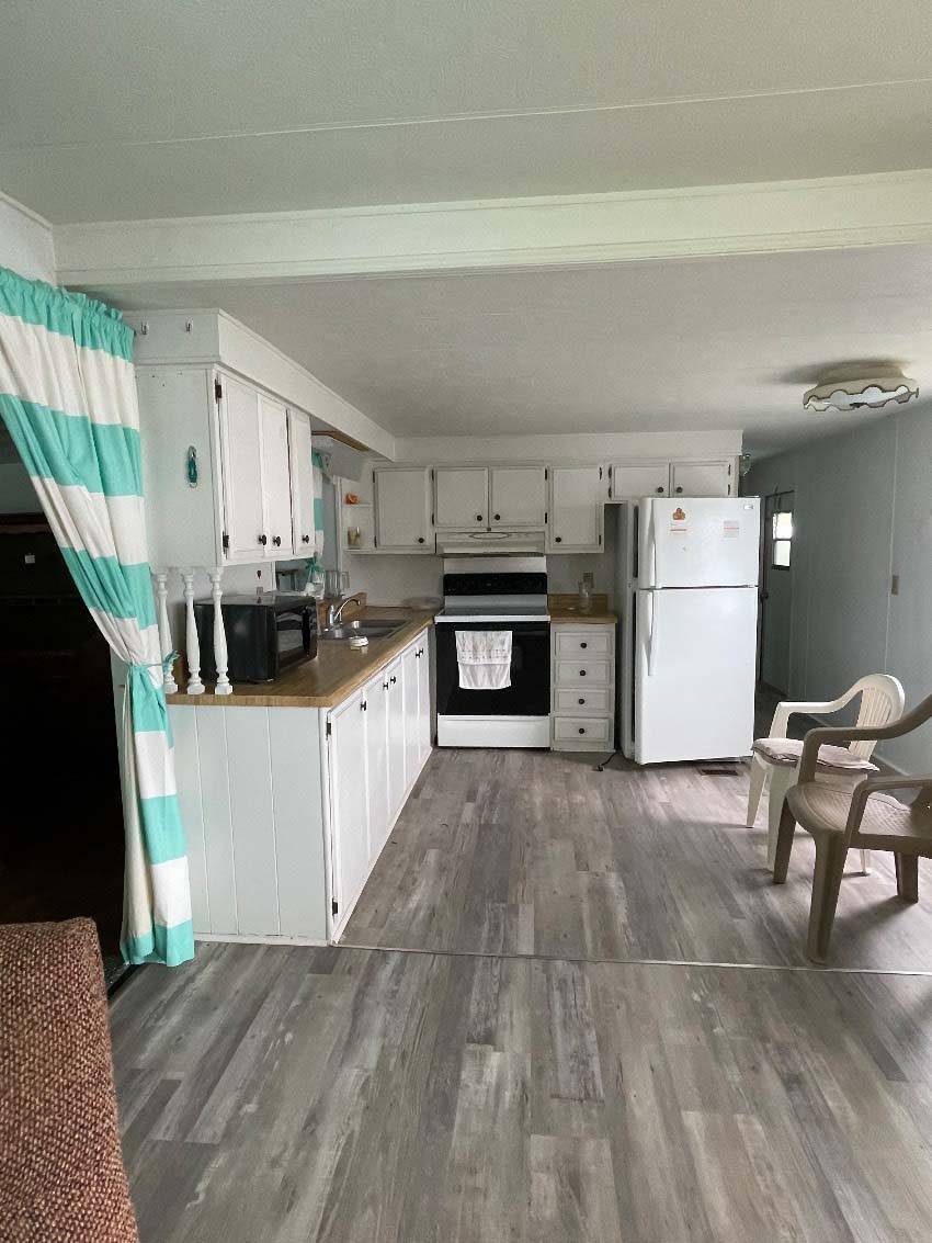 22415 Victory Drive a Brooksville, FL Mobile or Manufactured Home for Sale