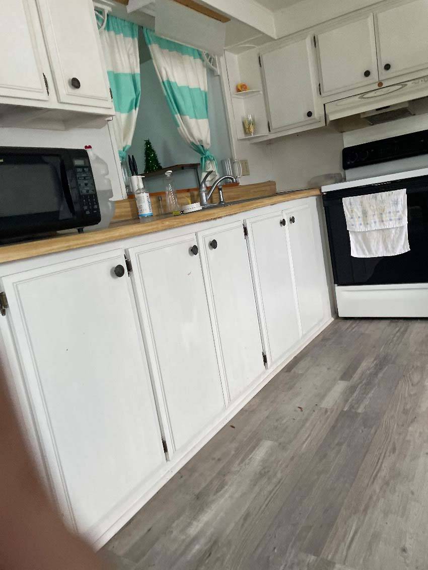 22415 Victory Drive a Brooksville, FL Mobile or Manufactured Home for Sale