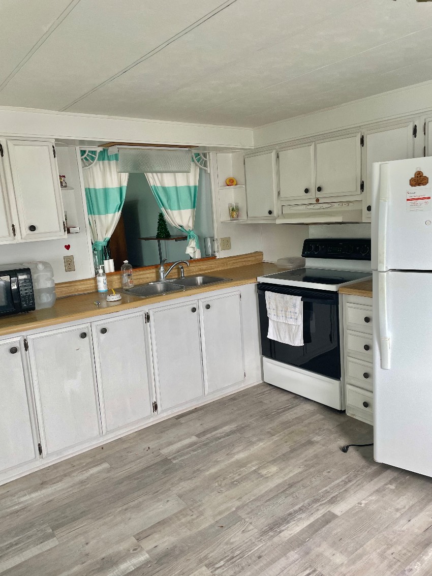 22415 Victory Drive a Brooksville, FL Mobile or Manufactured Home for Sale