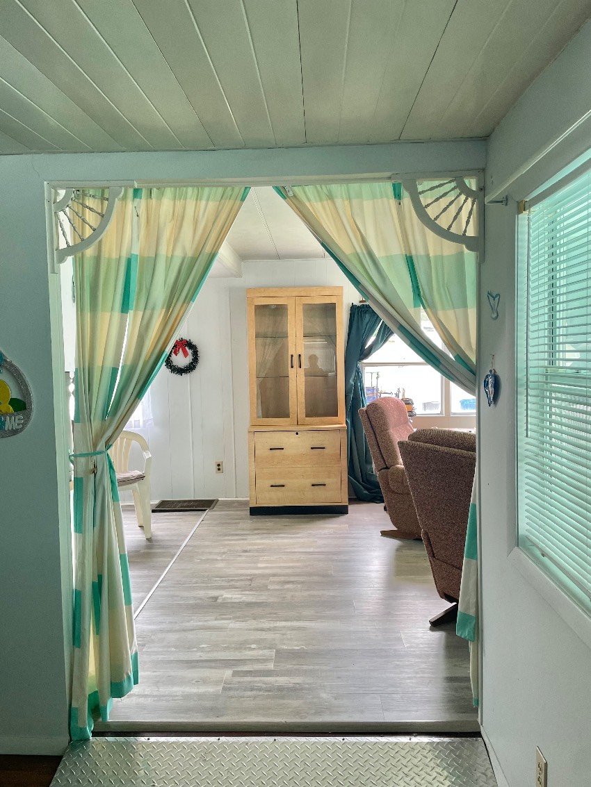 22415 Victory Drive a Brooksville, FL Mobile or Manufactured Home for Sale