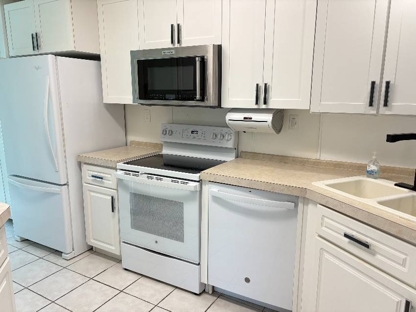 919 Desirade W a Venice, FL Mobile or Manufactured Home for Sale