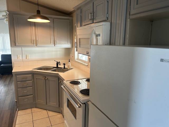 17031 Us Hwy 301 #105 a Dade City, FL Mobile or Manufactured Home for Sale