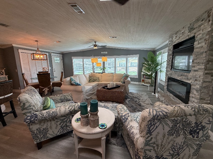 5718 Scarborough Ln a Sarasota, FL Mobile or Manufactured Home for Sale