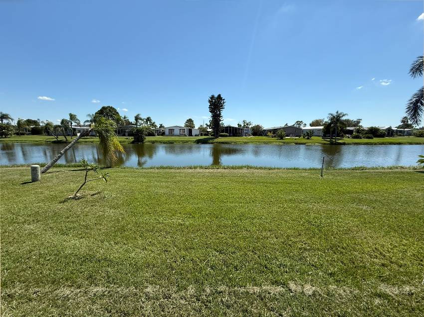 8111 Buena Vista Drive a Ellenton, FL Mobile or Manufactured Home for Sale