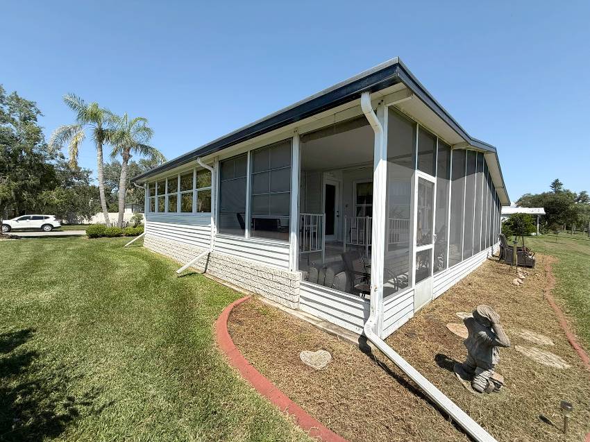8111 Buena Vista Drive a Ellenton, FL Mobile or Manufactured Home for Sale