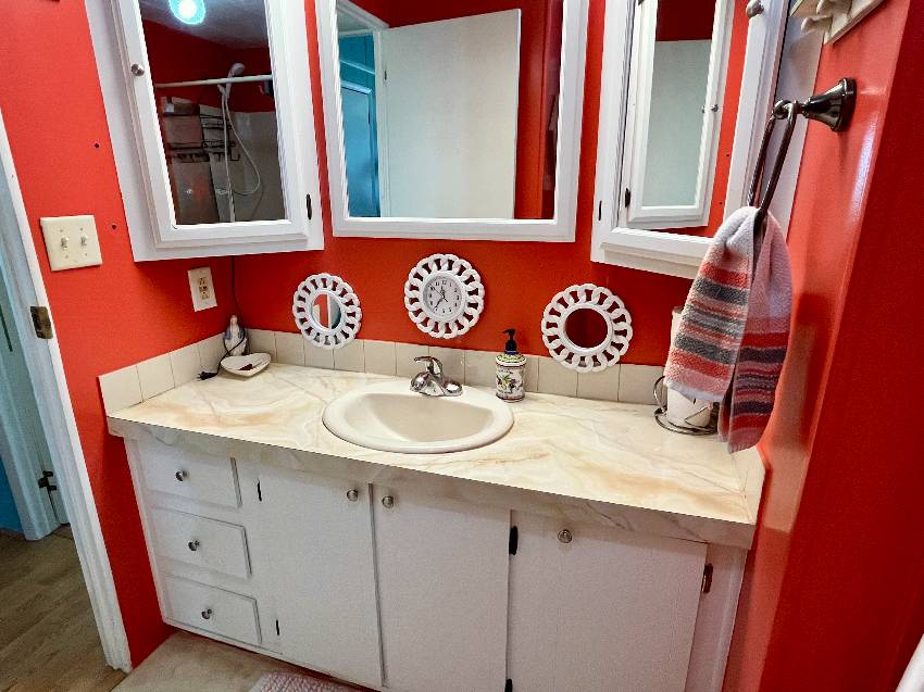 1299 S Indies Circle a Venice, FL Mobile or Manufactured Home for Sale