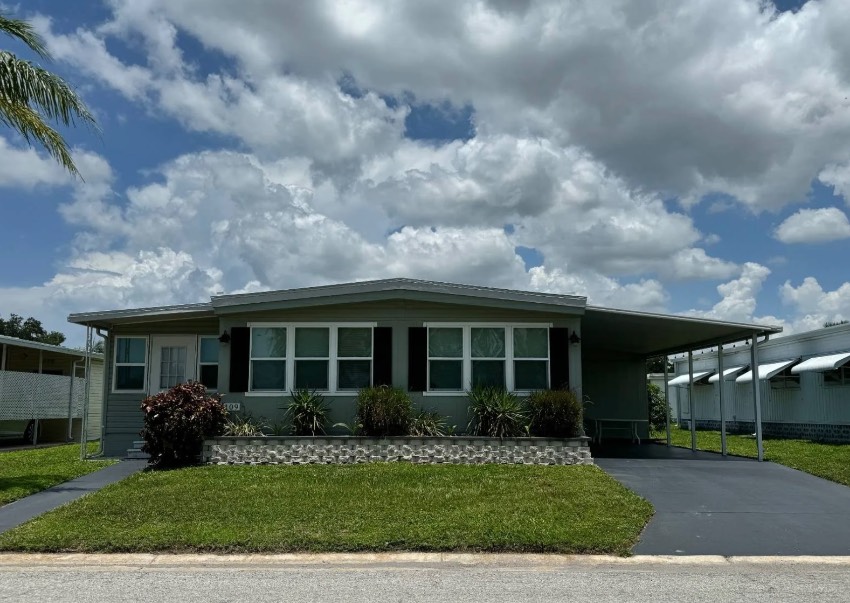 2109 Lakeview Dr a Sarasota, FL Mobile or Manufactured Home for Sale