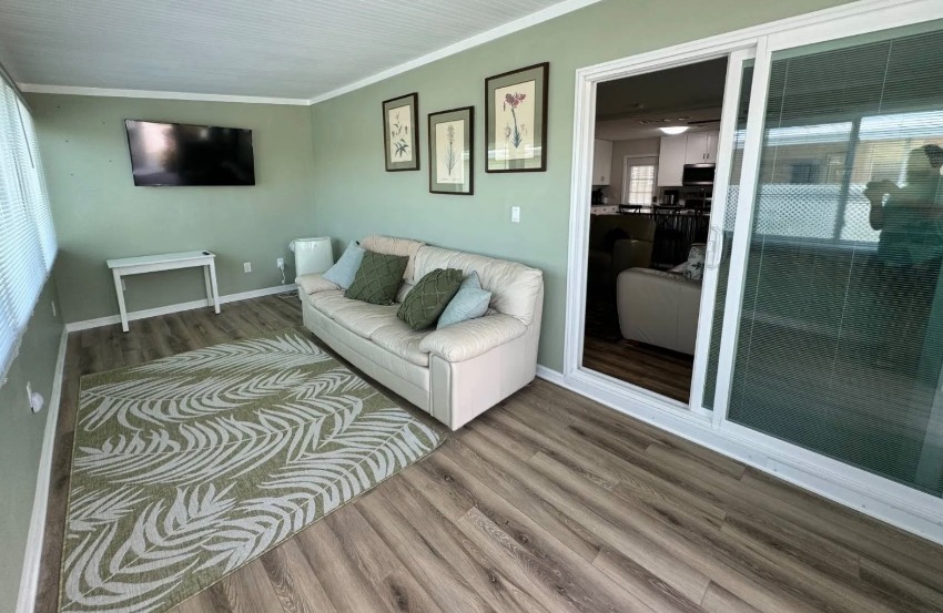 2109 Lakeview Dr a Sarasota, FL Mobile or Manufactured Home for Sale