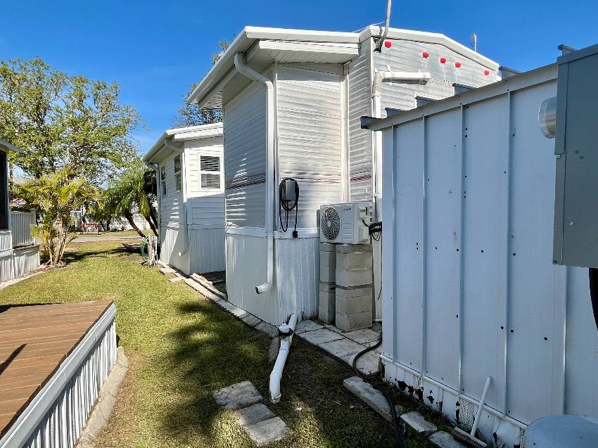 1300 N River Road Lot R27: a Venice, FL Mobile or Manufactured Home for Sale