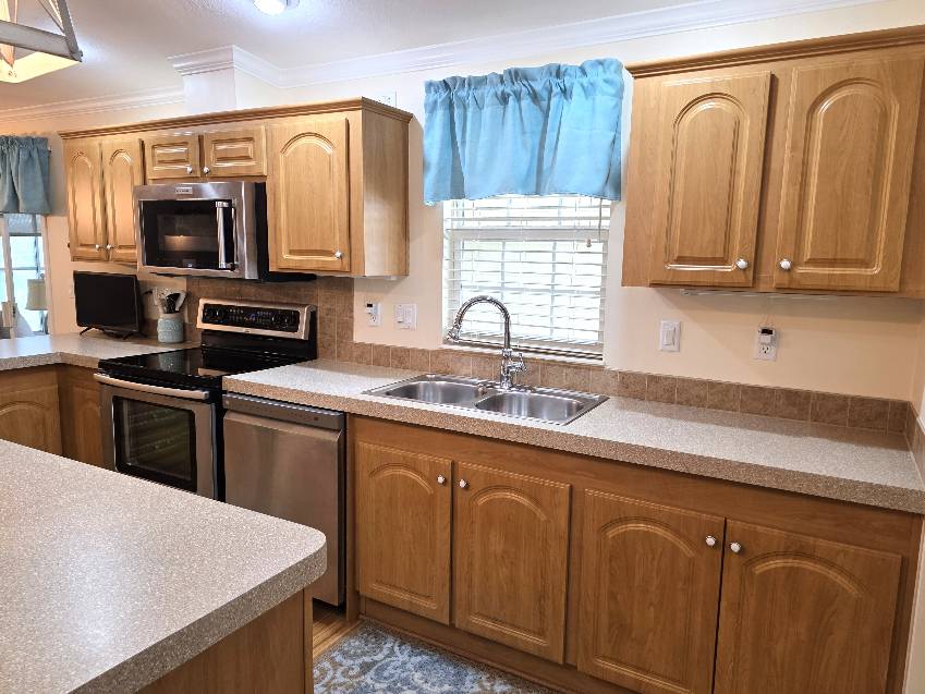 7097 W Leonshire Lane a Homosassa, FL Mobile or Manufactured Home for Sale