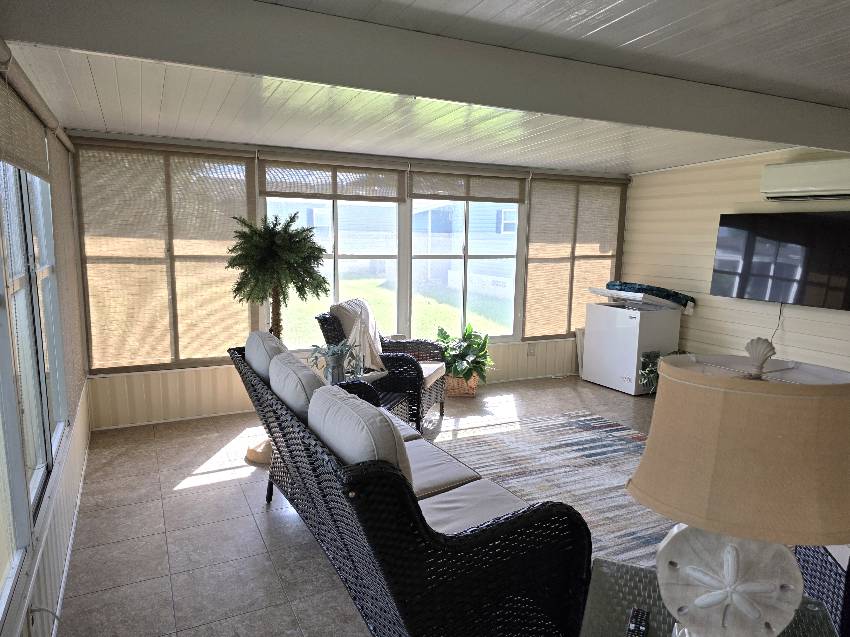 7097 W Leonshire Lane a Homosassa, FL Mobile or Manufactured Home for Sale