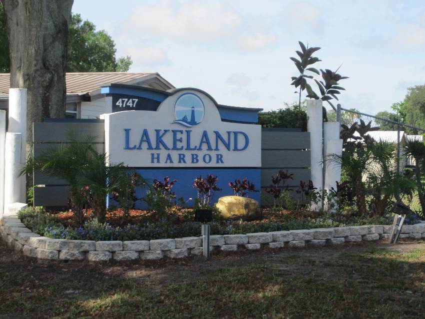 4507 Lakeland Harbor Loop a Lakeland, FL Mobile or Manufactured Home for Sale