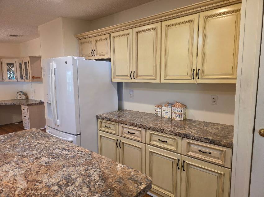 10253 S Hollington Terrace a Homosassa, FL Mobile or Manufactured Home for Sale