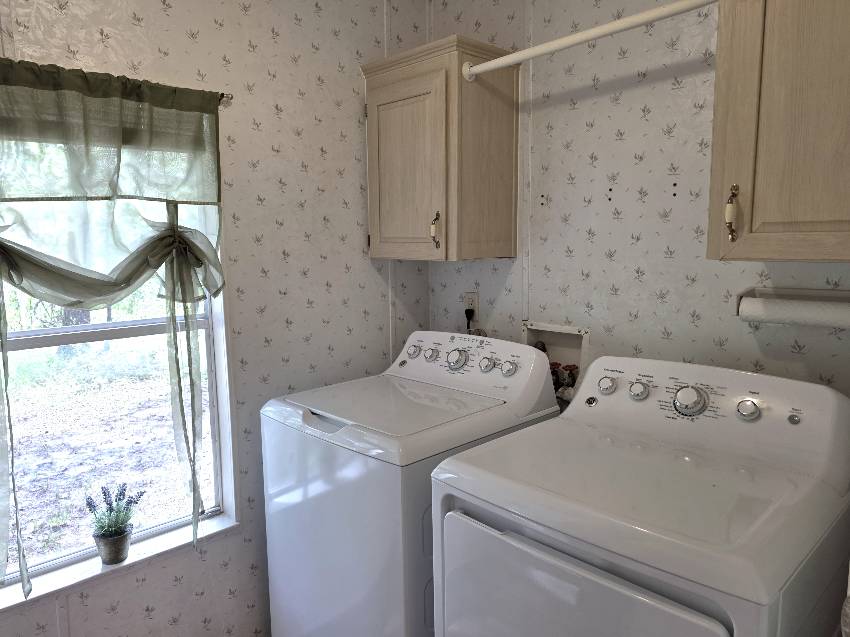 10253 S Hollington Terrace a Homosassa, FL Mobile or Manufactured Home for Sale