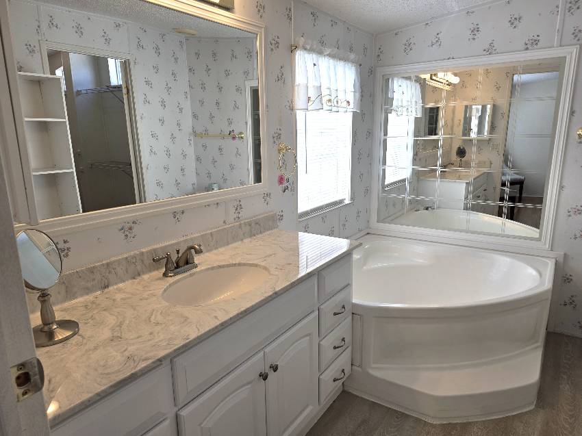 10253 S Hollington Terrace a Homosassa, FL Mobile or Manufactured Home for Sale