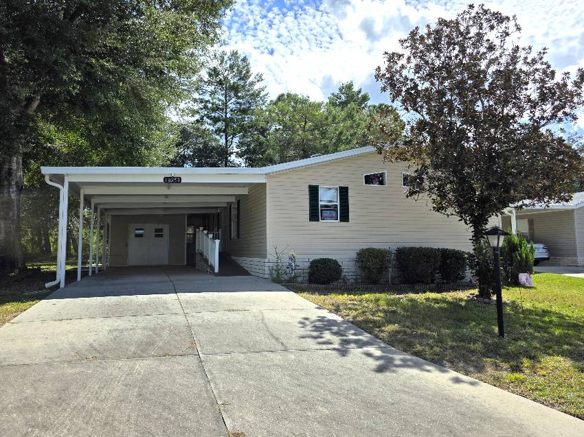 10253 S Hollington Terrace a Homosassa, FL Mobile or Manufactured Home for Sale