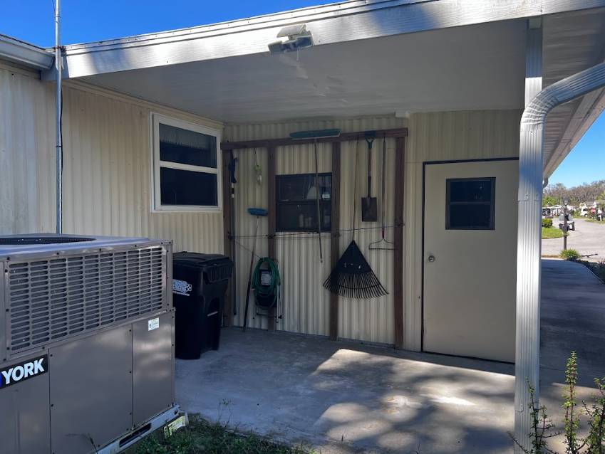 825 Bunker Circle a Winter Haven, FL Mobile or Manufactured Home for Sale