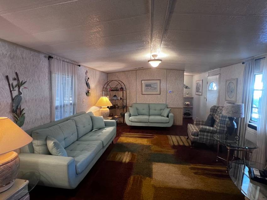 825 Bunker Circle a Winter Haven, FL Mobile or Manufactured Home for Sale
