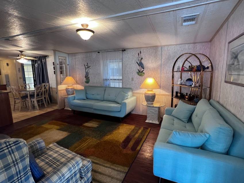 825 Bunker Circle a Winter Haven, FL Mobile or Manufactured Home for Sale