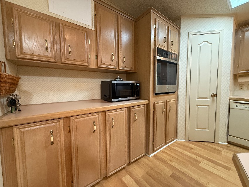 6364 Ravenglass Way a Sarasota, FL Mobile or Manufactured Home for Sale