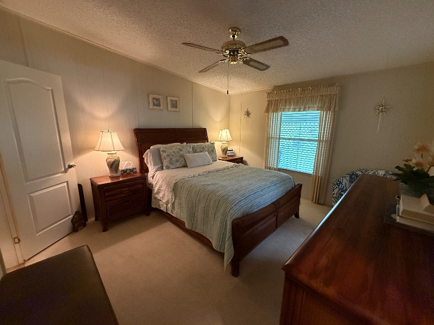 6364 Ravenglass Way a Sarasota, FL Mobile or Manufactured Home for Sale