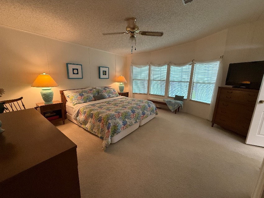 6364 Ravenglass Way a Sarasota, FL Mobile or Manufactured Home for Sale