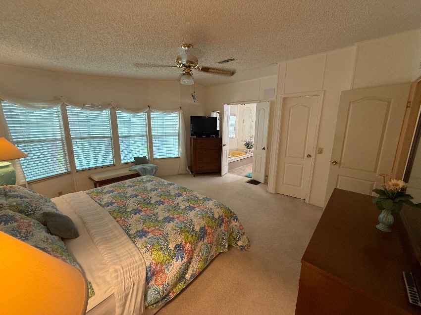 6364 Ravenglass Way a Sarasota, FL Mobile or Manufactured Home for Sale