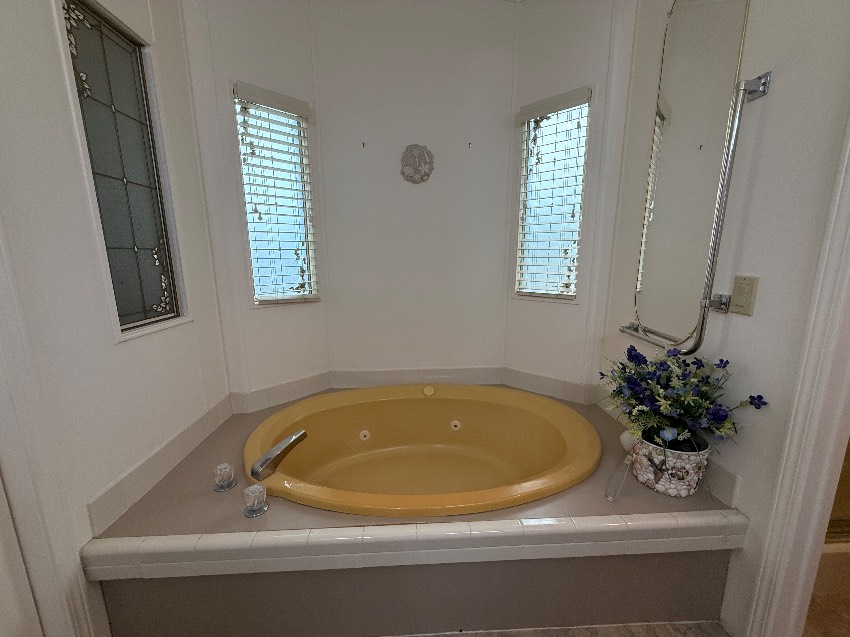 6364 Ravenglass Way a Sarasota, FL Mobile or Manufactured Home for Sale