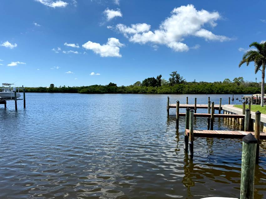 327 3rd St Dr a Palmetto, FL Mobile or Manufactured Home for Sale