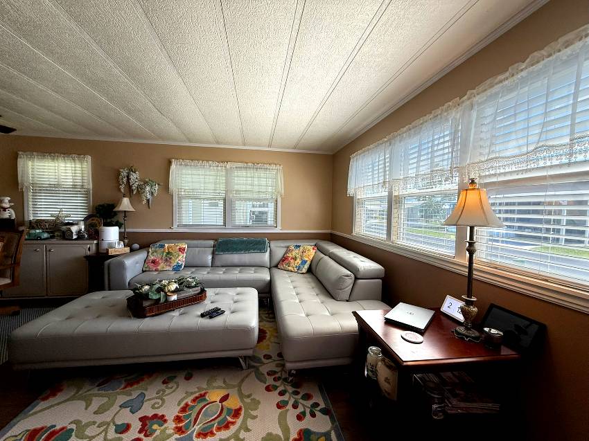 327 3rd St Dr a Palmetto, FL Mobile or Manufactured Home for Sale