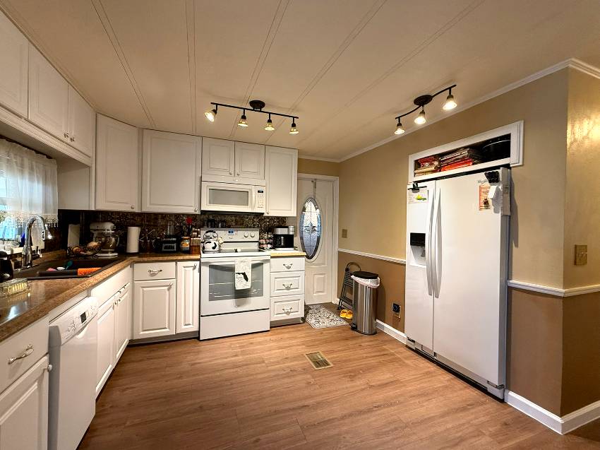 327 3rd St Dr a Palmetto, FL Mobile or Manufactured Home for Sale
